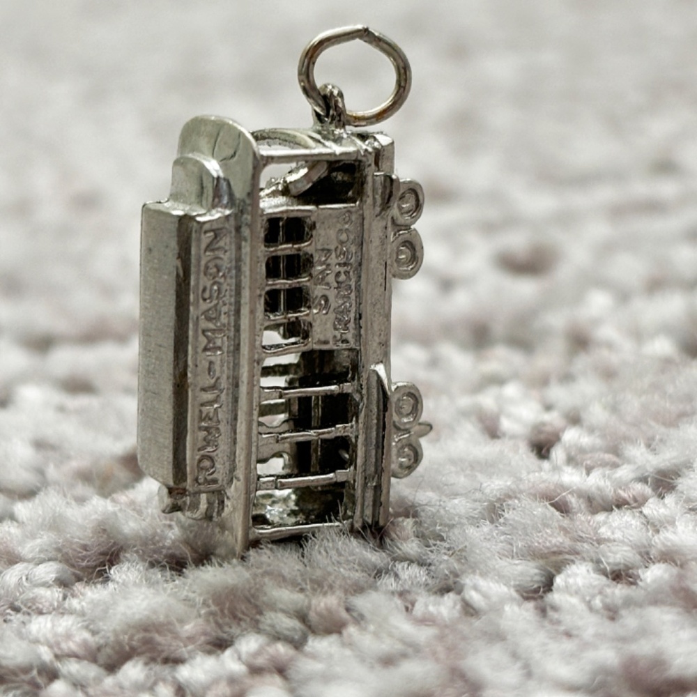 Sterling Silver San Francisco Powell-Mason Cable Car Charm